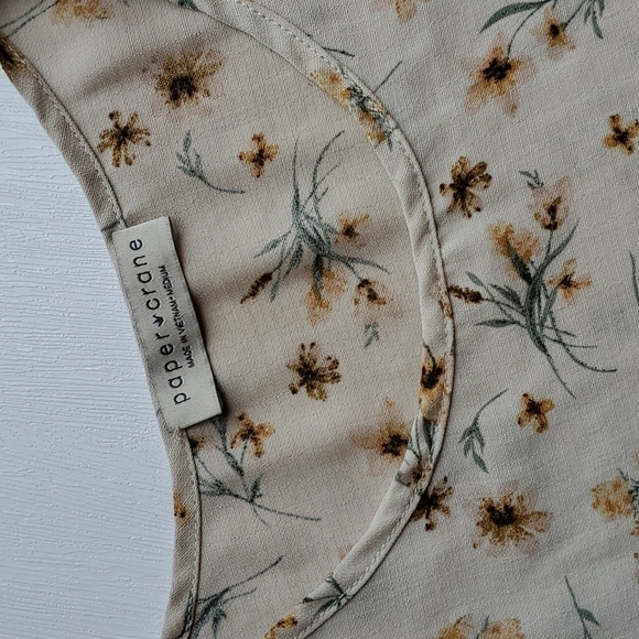 Paper Crane Cottagecore Neutral Tan Beige Yellow Floral Print Tiered Top M - Picture 2 of 4